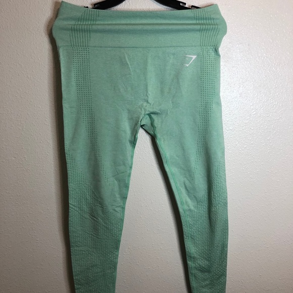 *SOLD* Gymshark Vital Seamless leggings in green - Picture 3 of 5